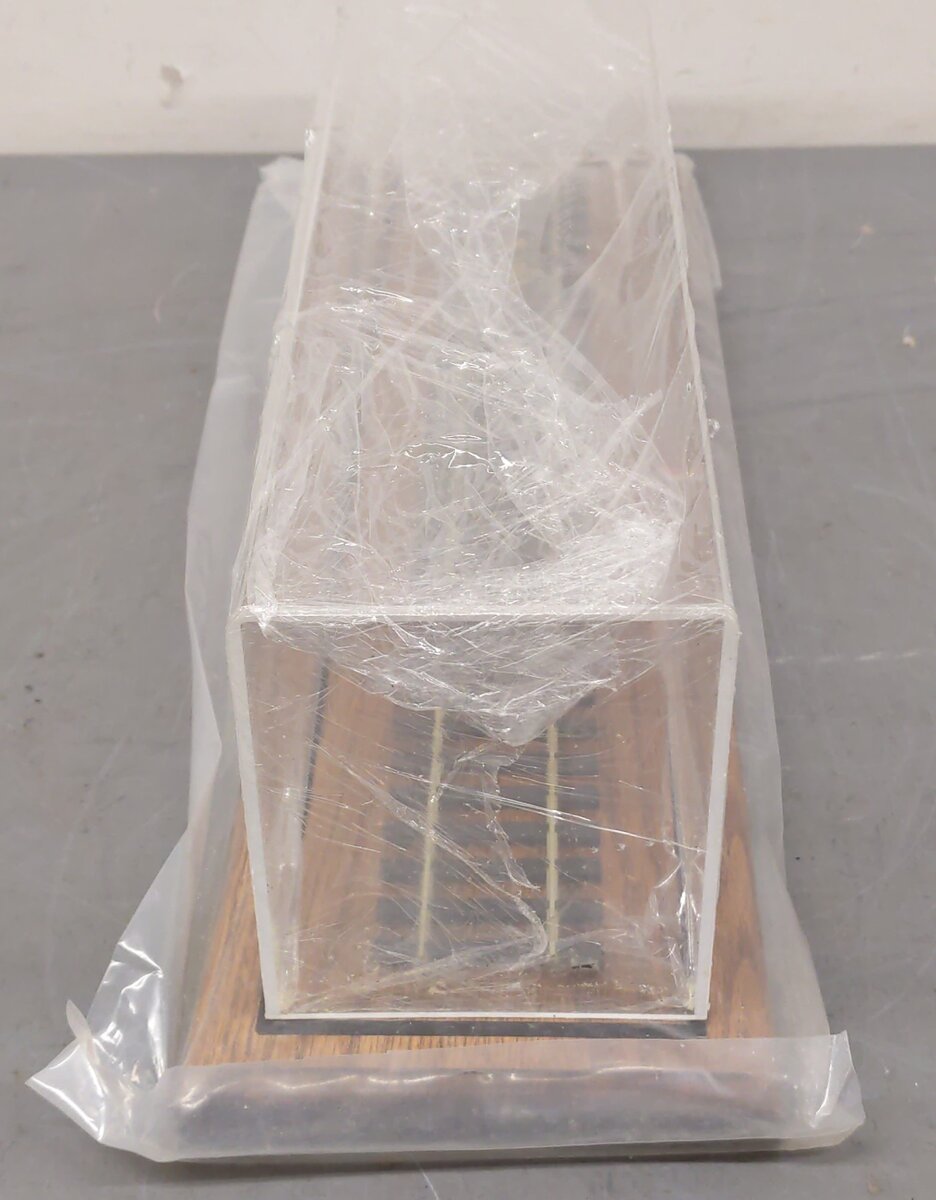 Lionel O Gauge Display Stand and Cover NEW