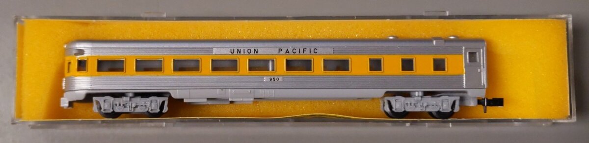 Trix 3041 N Scale Union Pacific Observation Passenger Car #950 LN/Box