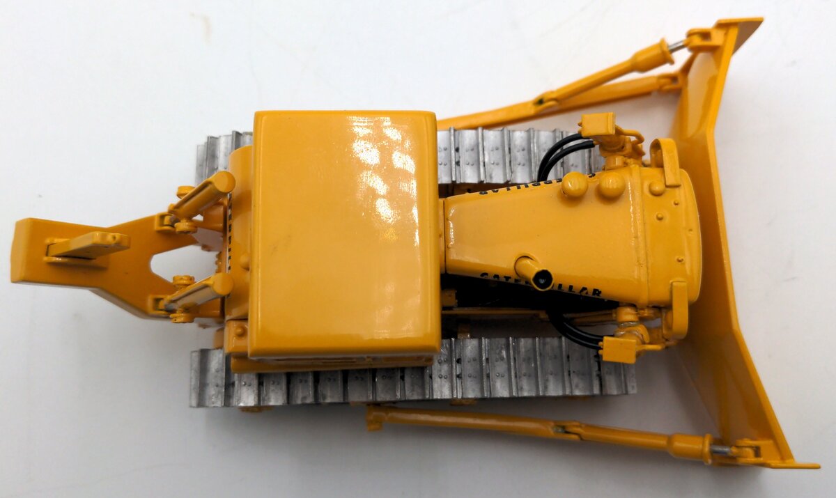 EMD N097 1:50 Scale D9 Dozer w/ Kelly Ripper EX/Box