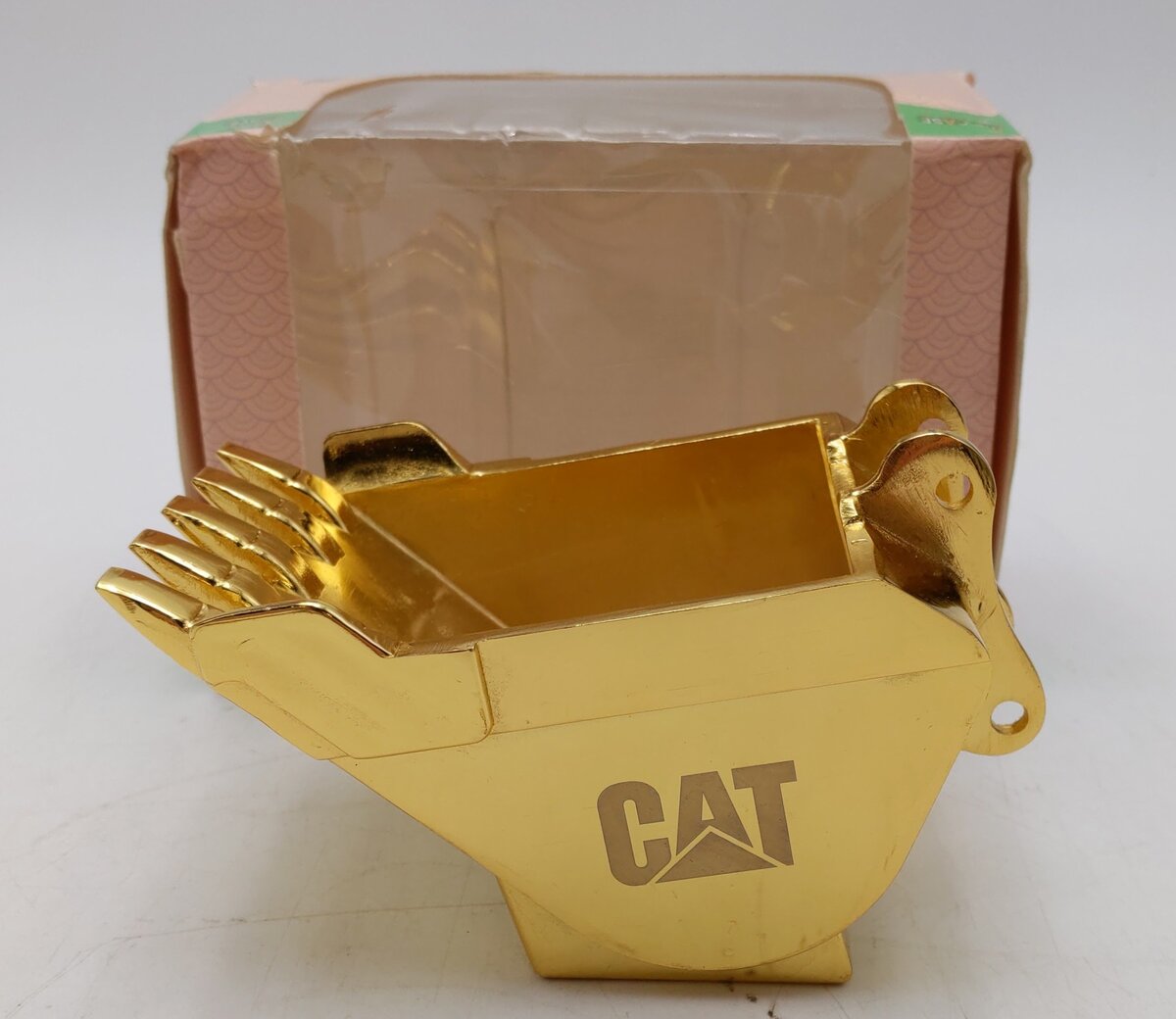 Unknown Manufacturer 1:12 Scale CAT Bucket Model Desk Display EX/Box