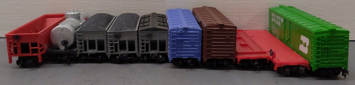 Life Like & Other HO Scale Assorted Freight Cars; [10] VG
