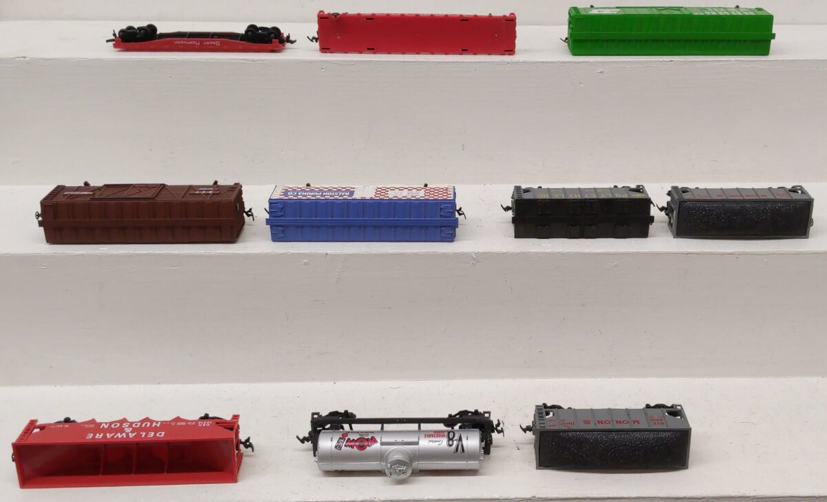 Life Like & Other HO Scale Assorted Freight Cars; [10] VG