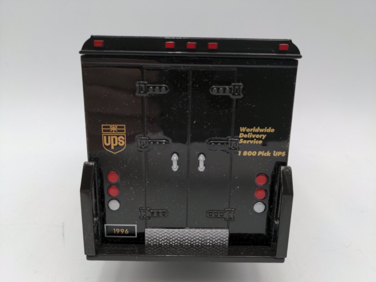 Corporate Express UP445443 1/32 Scale Diecast UPS P70D 1996 Grumman Olson VG/Box