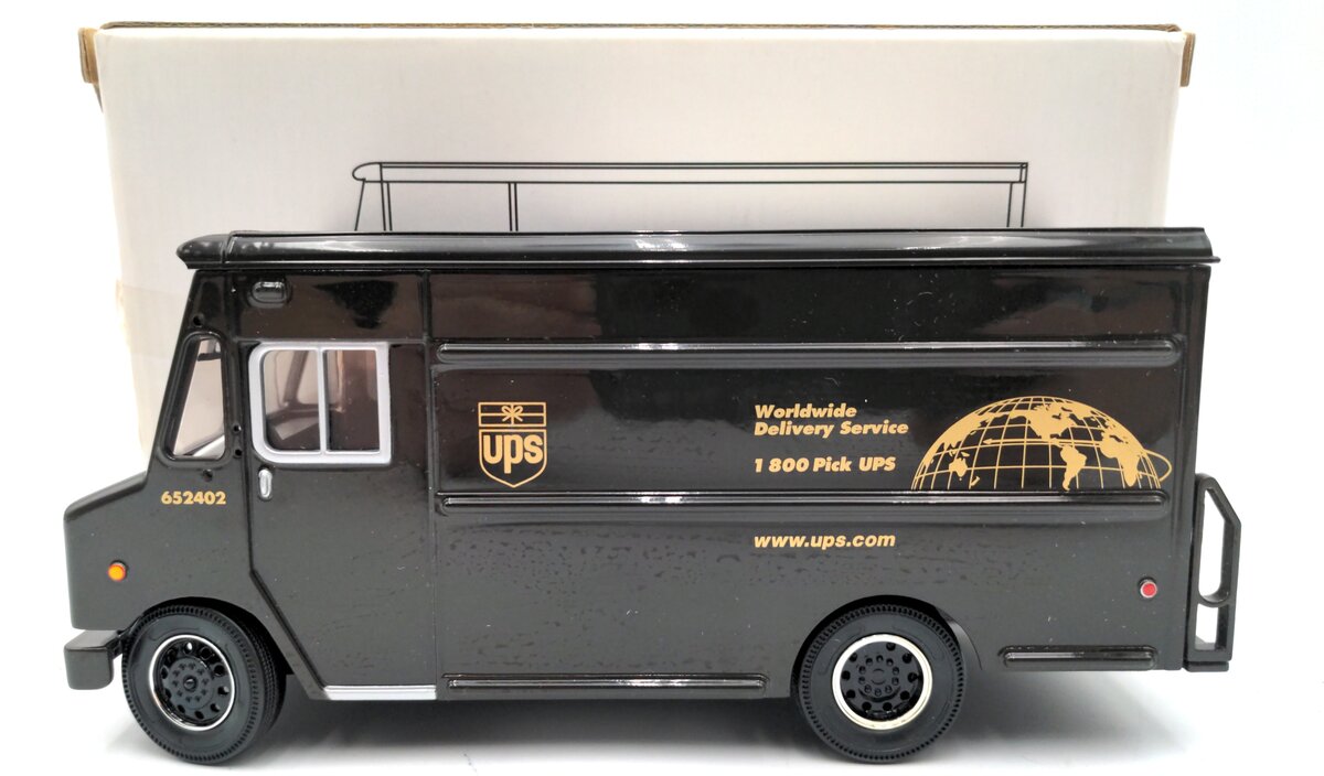 Corporate Express UP445443 1/32 Scale Diecast UPS P70D 1996 Grumman Olson VG/Box