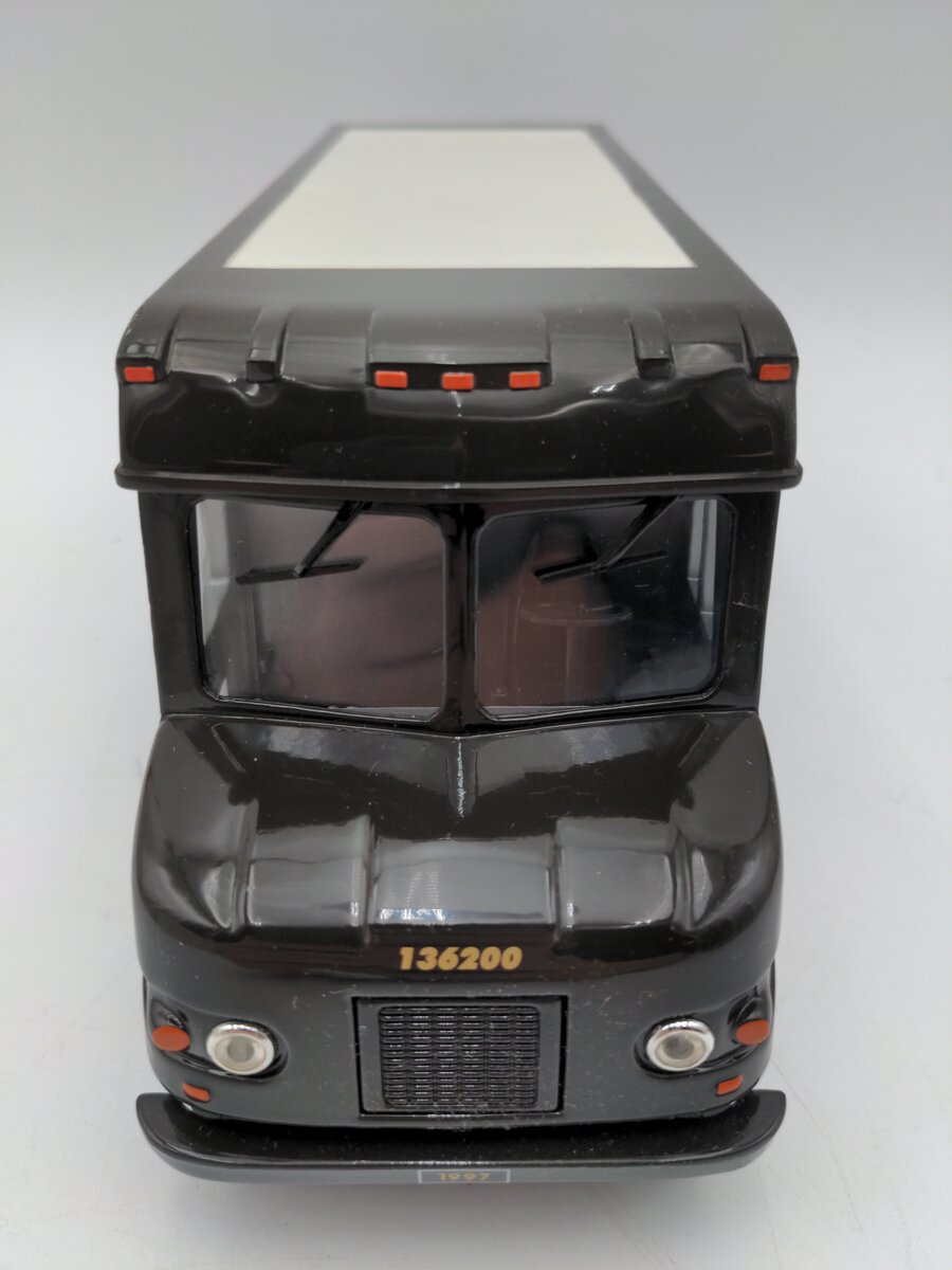 Corporate Express 471125 1:30 Scale Diecast United Parcel P100 1997 Package Car LN/Box