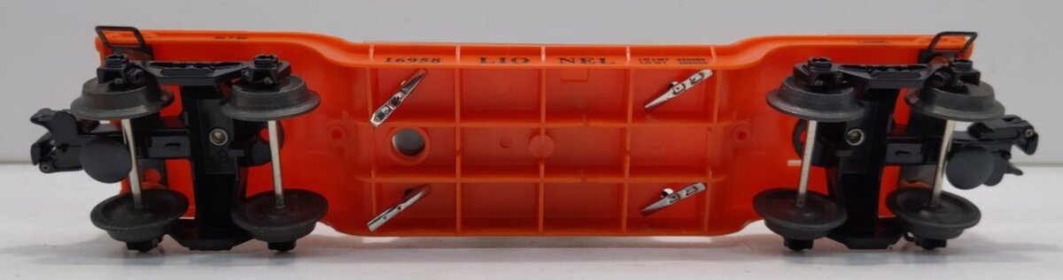Lionel 6-16958 O Gauge Lionel Flatcar w/an Ertl New Holland Loader LN/Box