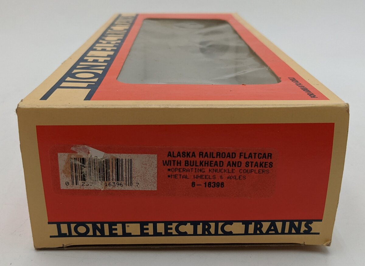 Lionel 6-16396 O Gauge Alaska Railroad Flatcar with Bulkheads and Stakes EX/Box