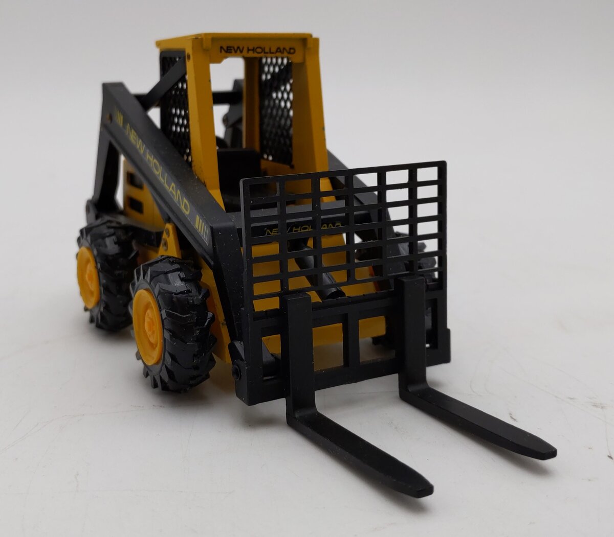 NZG Modelle 1:25 Scale Diecast New Holland L-555 Super Boom Loader LN/Box