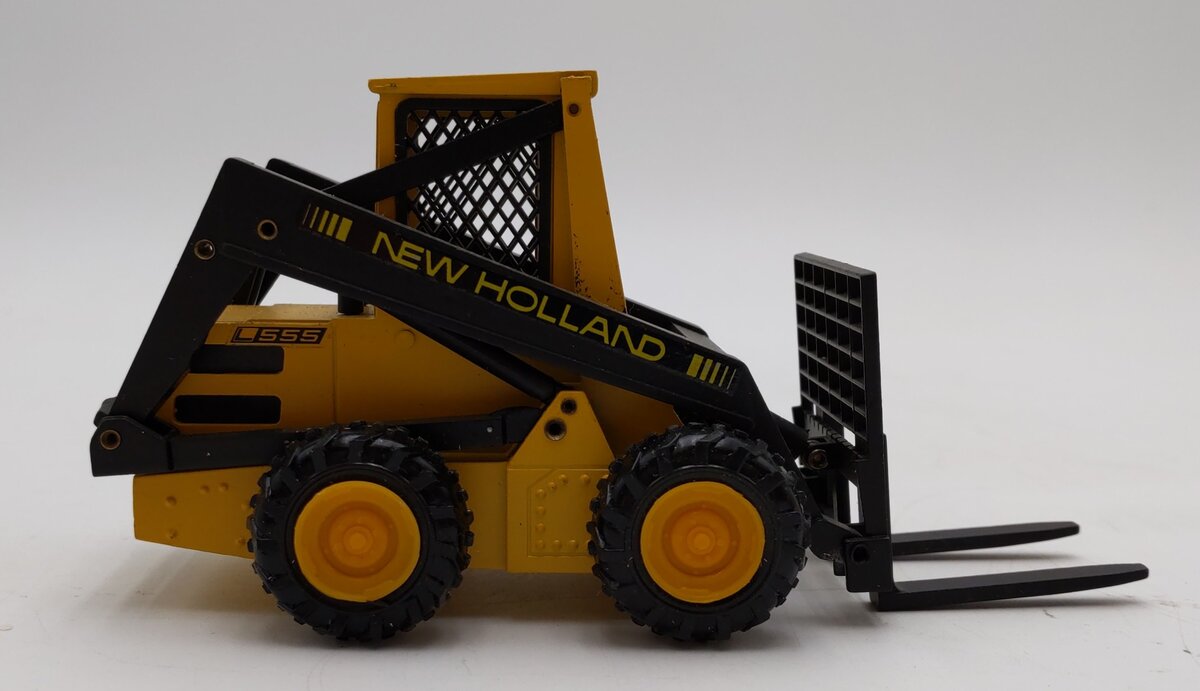 NZG Modelle 1:25 Scale Diecast New Holland L-555 Super Boom Loader LN/Box