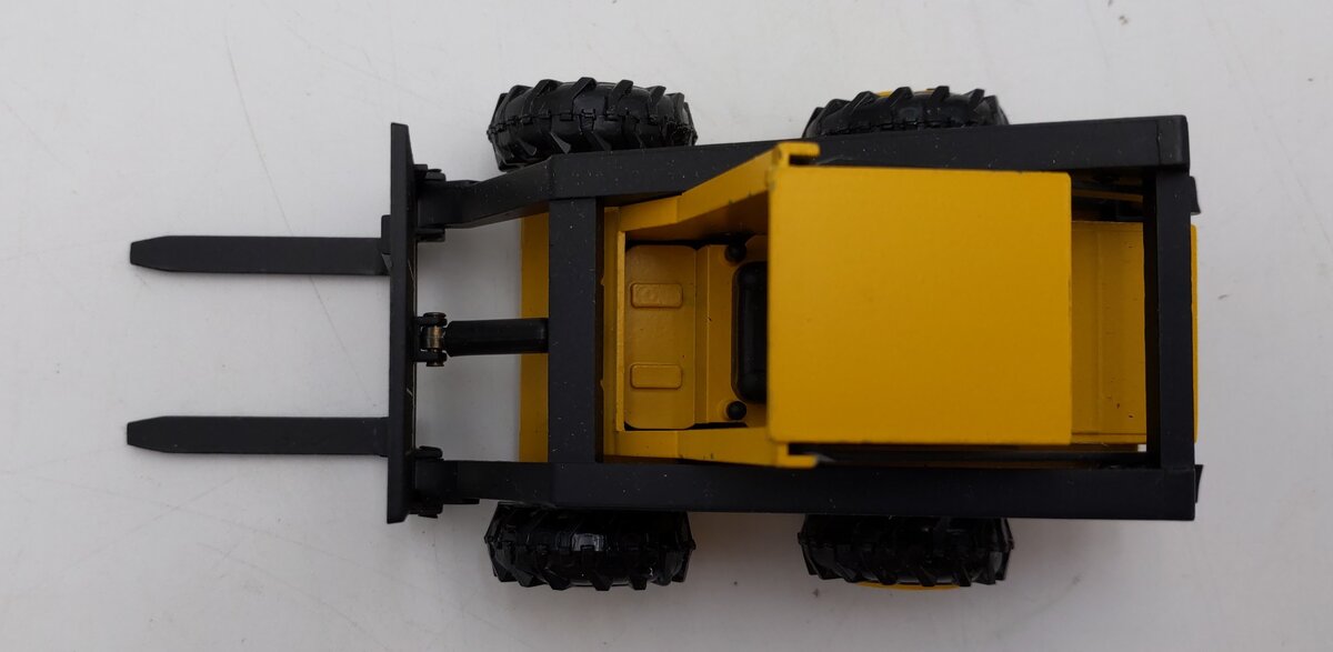 NZG Modelle 1:25 Scale Diecast New Holland L-555 Super Boom Loader LN/Box