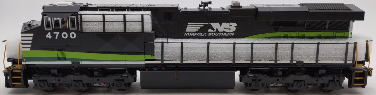 MTH 30-20431-1e O Gauge NS/Echo ES44AC Imperial Diesel Engine w/PS 3.0 #4700 EX/Box