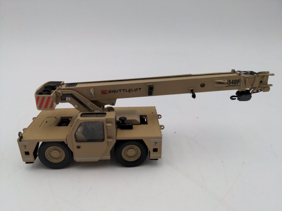 Sword Models SW2017-T 1:50 Military Tan Shuttlelift 5540F Carrydeck