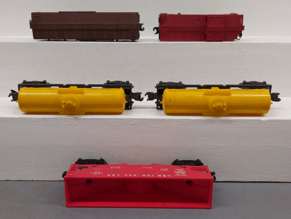 Lionel Vintage O Freight Cars: 2257, 6015, 6015, X6454, 6076 [5] VG