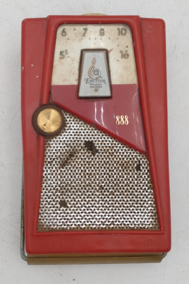 Emerson 888 "Explorer" Nevabreak Pocket Radio