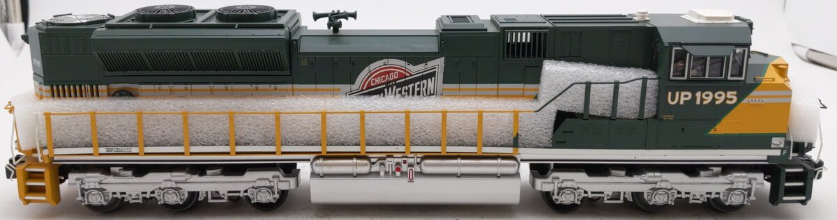 MTH 30-20370-1 CNW SD70ACe Imperial Diesel Engine with PS 3.0 #1995 EX/Box