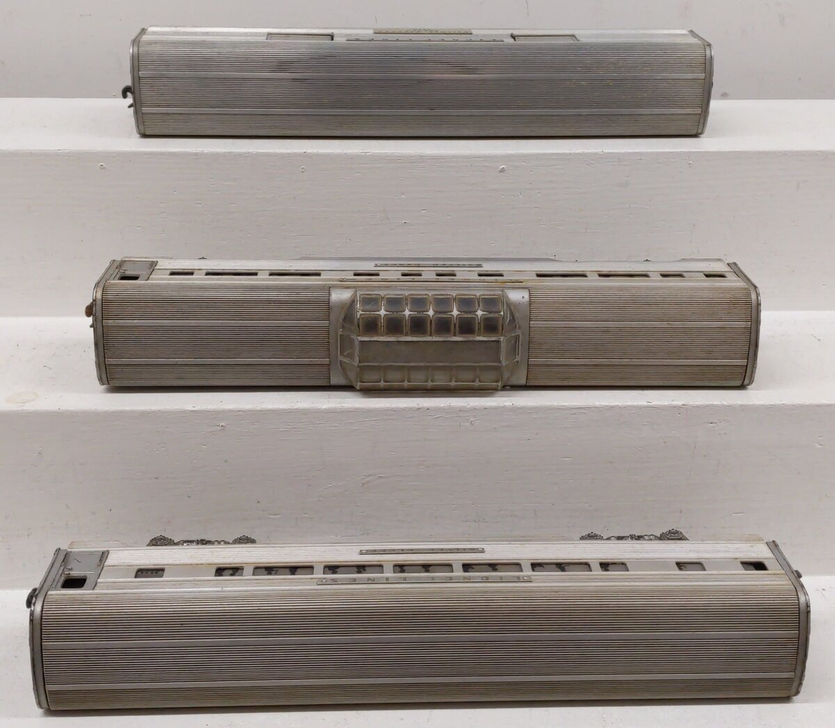 Lionel Vintage O Lionel Lines Aluminum Passenger Cars 2530, 2532, 2534 [3]