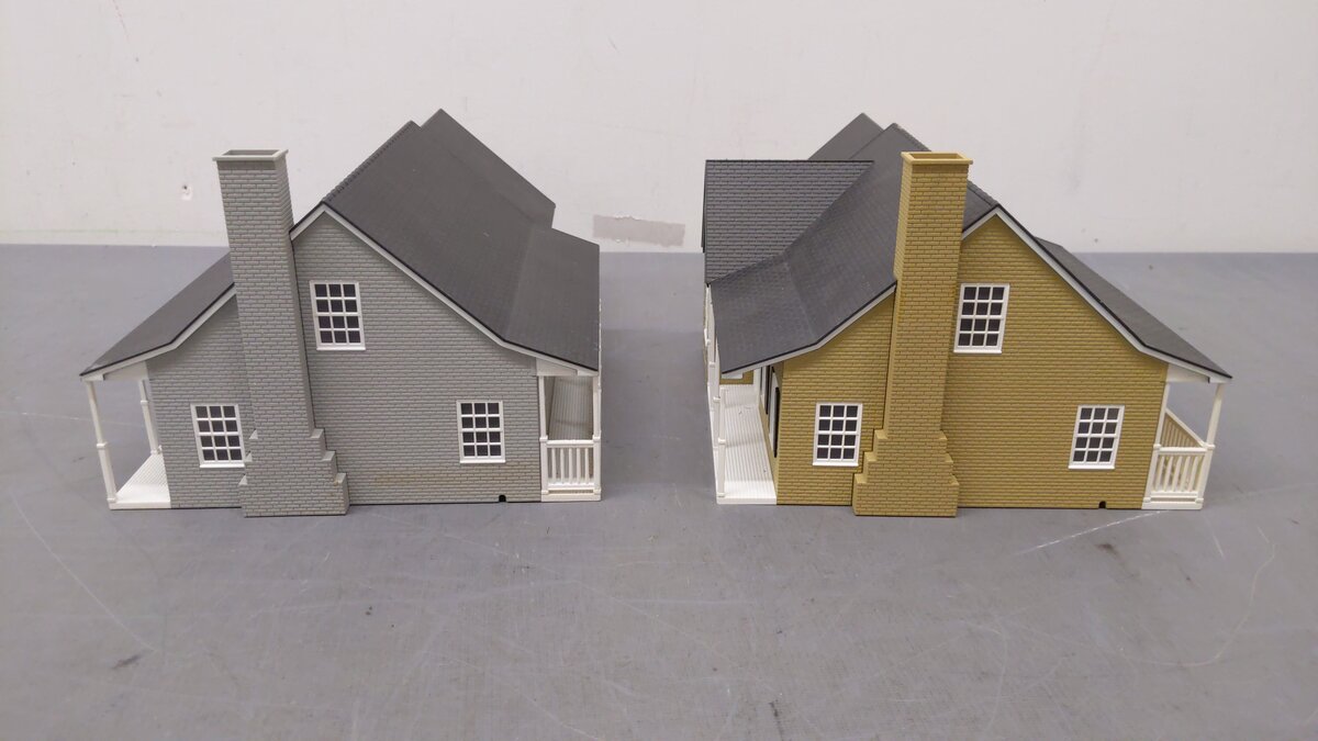 Lionel 6-34113 & 6-34111 O Gauge Assorted Lighted Houses [2] EX