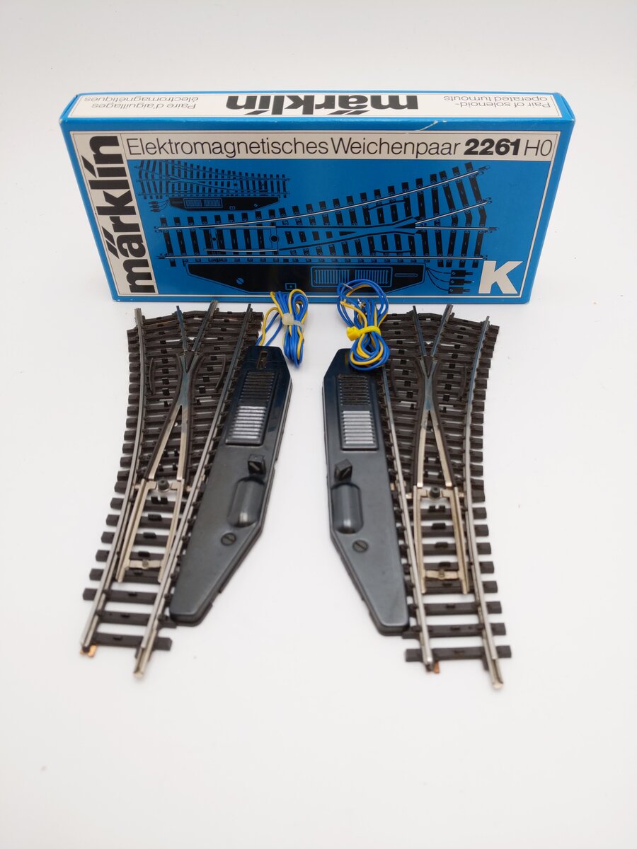 Marklin 2261 HO K Track Left & Right Hand Electric Turnout Switch Pair EX/Box