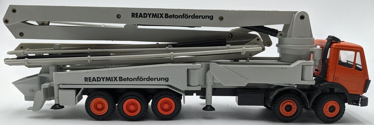 Conrad 3086 1:50 Diecast Mercedes Putzmeister M52 Cement Pump NEW