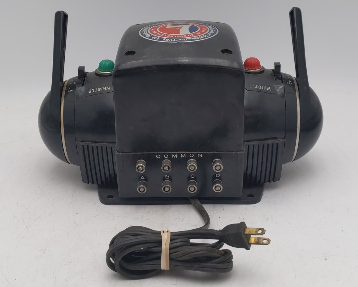 Lionel ZW Vintage O Gauge Trainmaster 275 Watt Transformer with Whistle EX