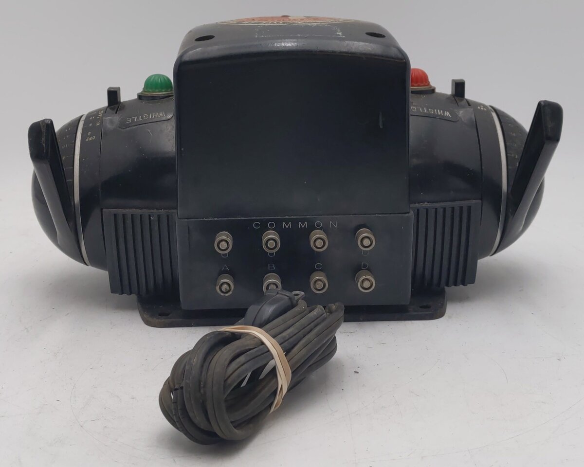 Lionel ZW Vintage O Gauge Trainmaster 275 Watt Transformer with Whistle EX