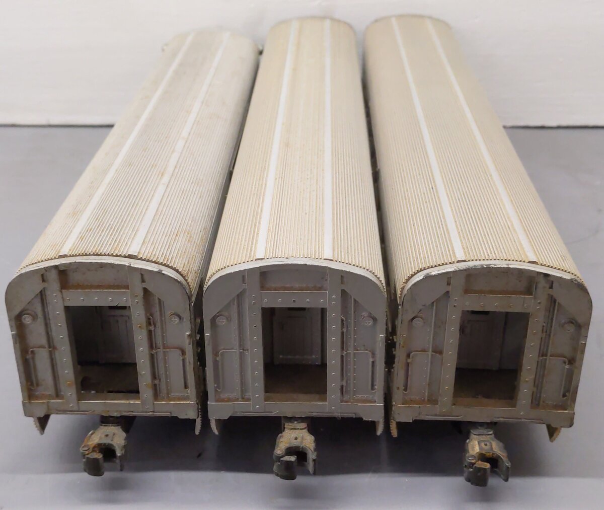 Lionel Vintage O Gauge Lionel Lines Aluminum Passenger Cars 2531, 2533, 2534 [3]