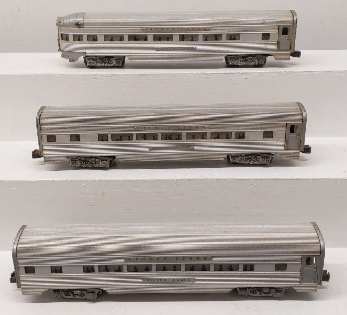 Lionel Vintage O Gauge Lionel Lines Aluminum Passenger Cars 2531, 2533, 2534 [3]