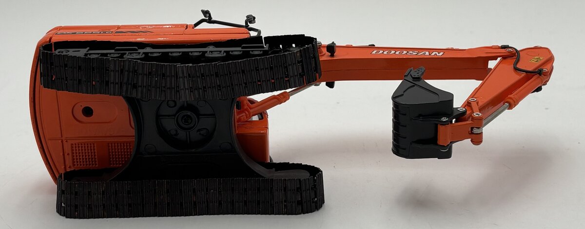 Doosan 1:40 DX 225LC Hydraulic Excavator LN/Box