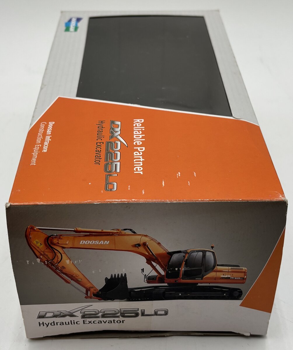 Doosan 1:40 DX 225LC Hydraulic Excavator LN/Box