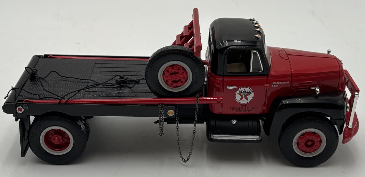 First Gear 19-2015 1:34 Scale 57 International R-200 Texaco Gin Pole/Winch Truck EX/Box