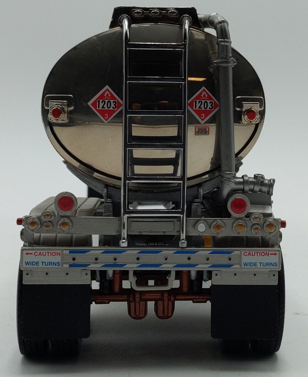 Franklin Mint B11WT96 1:32 Diecast Peterbilt Tanker Trailer NEW
