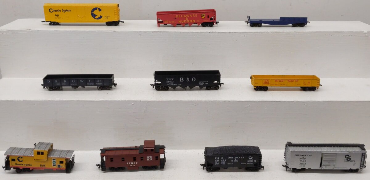 Bachmann & Others HO Scale Assorted Freight Cars [10] VG