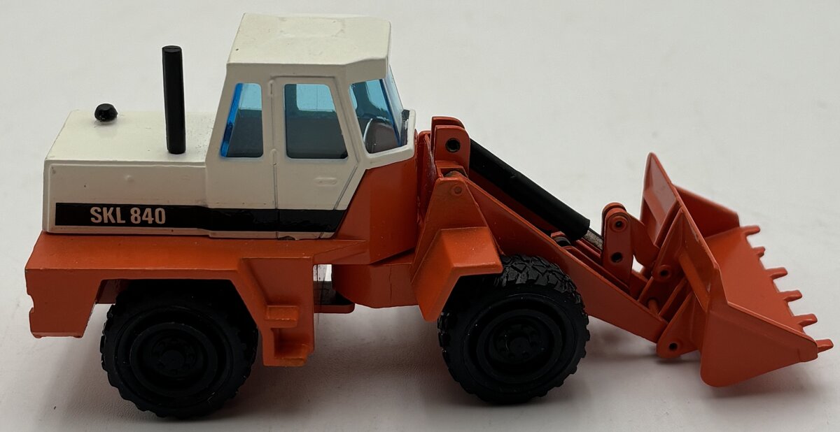 NZG 235 1:50 Schaeff SKL 840 Wheel Loader EX