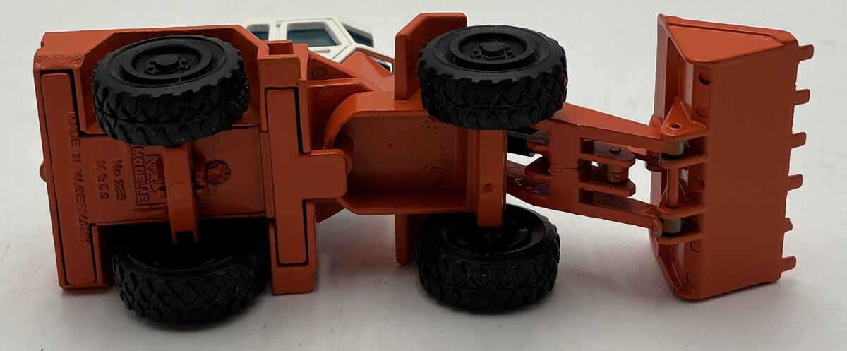 NZG 235 1:50 Schaeff SKL 840 Wheel Loader EX