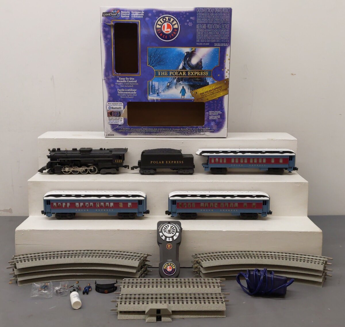 Lionel 6-84328 The Polar Express O Gauge Steam Train Set with Bluetooth LN/Box