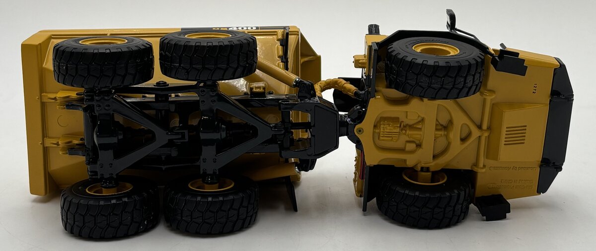 Komatsu 40014 1:50 Diecast Construction Yellow HM400-1 Dump Truck EX/Box