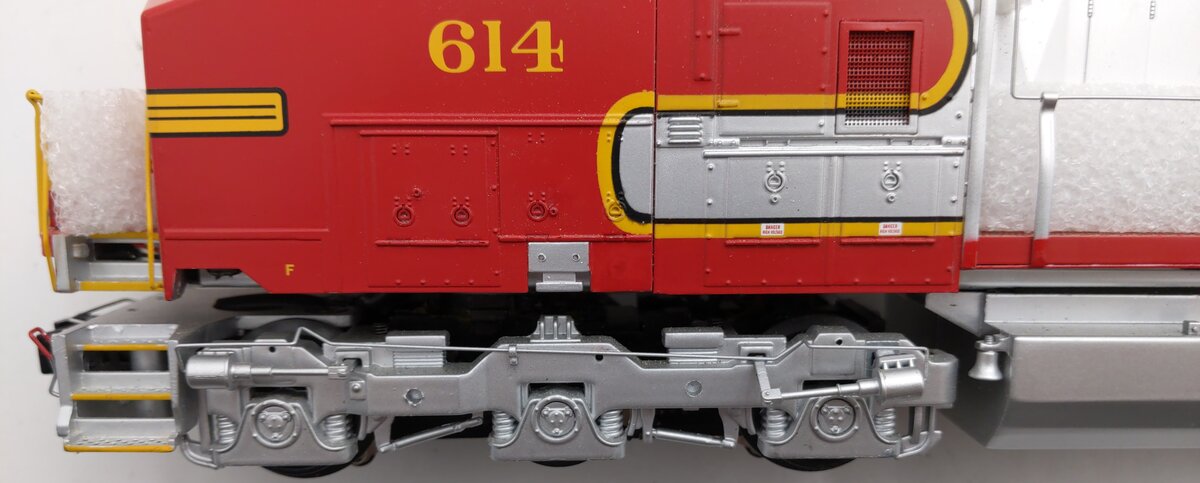 MTH 20-20659-1 O Santa Fe Dash-9 Diesel Locomotive #614 w/ Proto-Sound 3.0