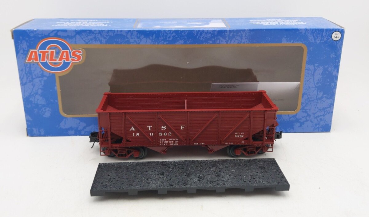 Atlas 3007502-3 O Gauge Santa Fe 50 Ton War Emergency Hopper Car #180562 LN/Box