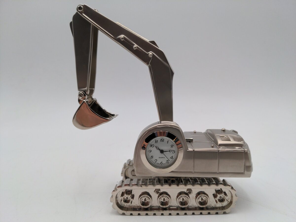 Sanis Enterprises Silver Excavator Desk Clock LN