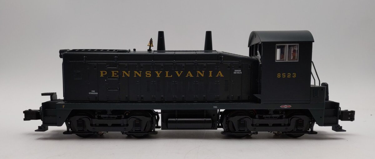Atlas 6128-2 O Gauge Pennsylvania EMD SW-9 Diesel Locomotive #8523 - 3-Rail EX/Box