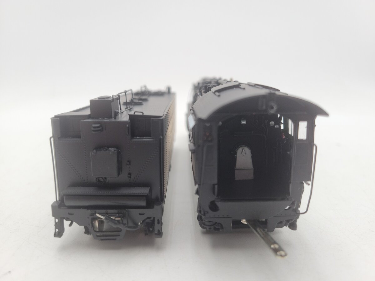 Hallmark 3751 HO Scale BRASS Santa Fe 4-8-4 Super Crown Steam Loco & Tender EX/Box
