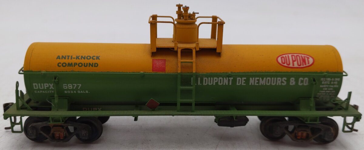 Lambert 7570 BRASS HO Scale Oupont 103-BW 8,000 Gallon Tank Car #16977 EX/Box