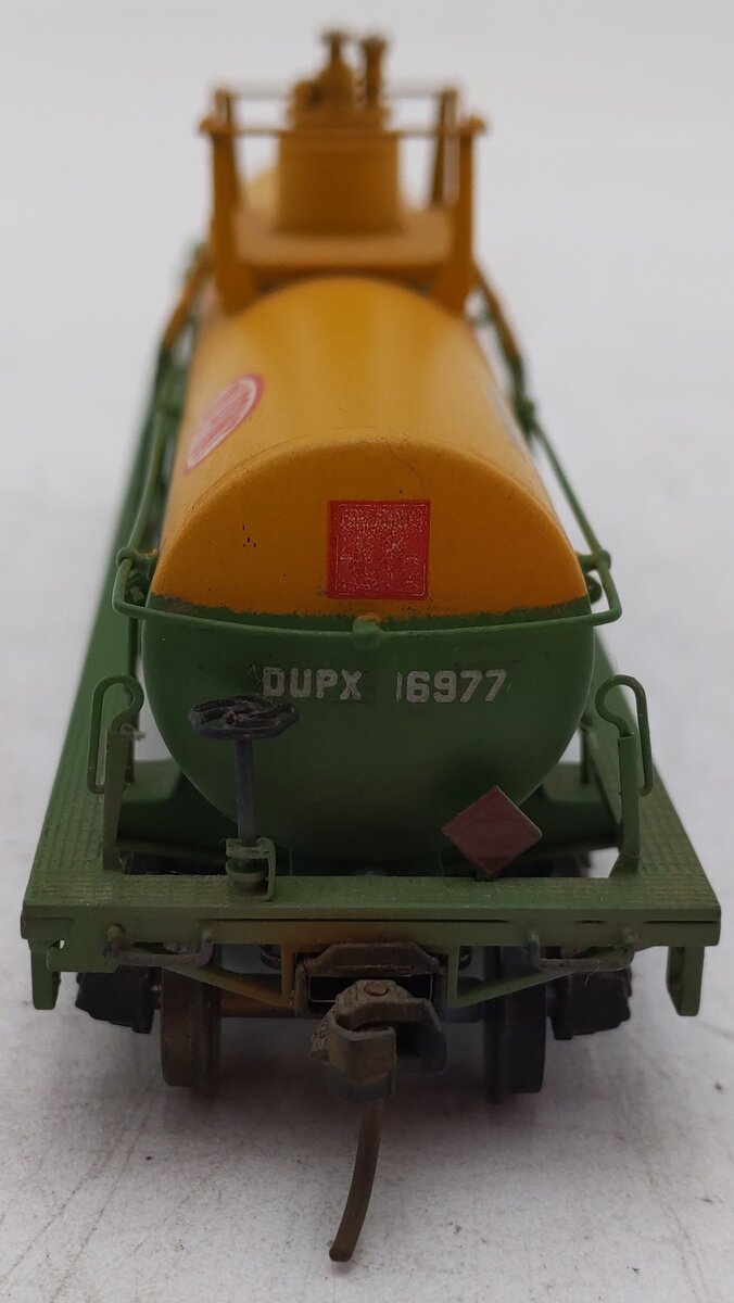 Lambert 7570 BRASS HO Scale Oupont 103-BW 8,000 Gallon Tank Car #16977 EX/Box