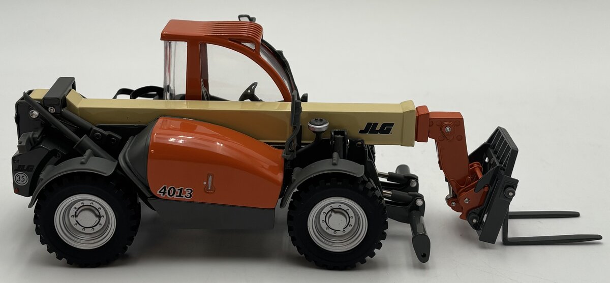 JLG 798297 1:32 Diecast Model 4013 Telehandler Construction Vehicle LN/Box