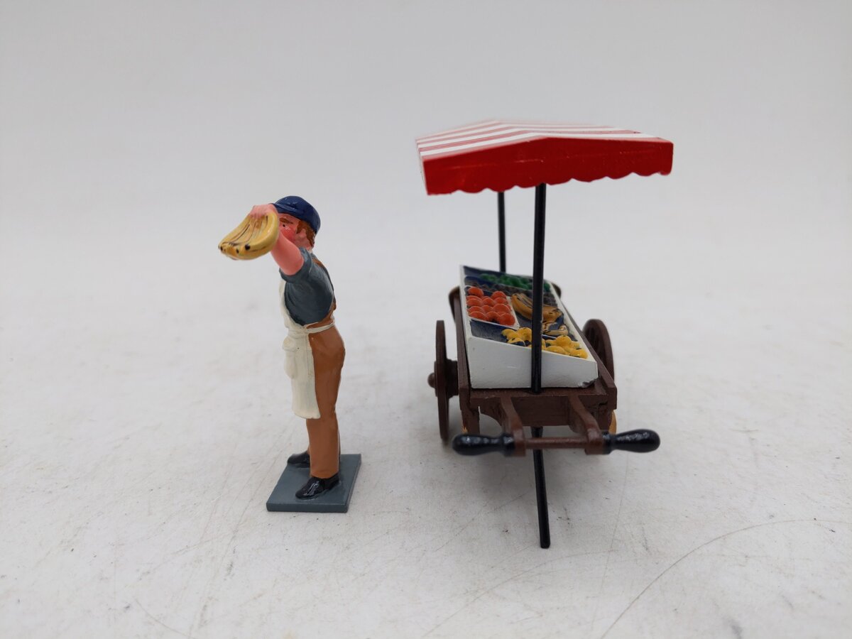 Trophy Miniatures No C57 Streets of Old London Fruit Vendor EX