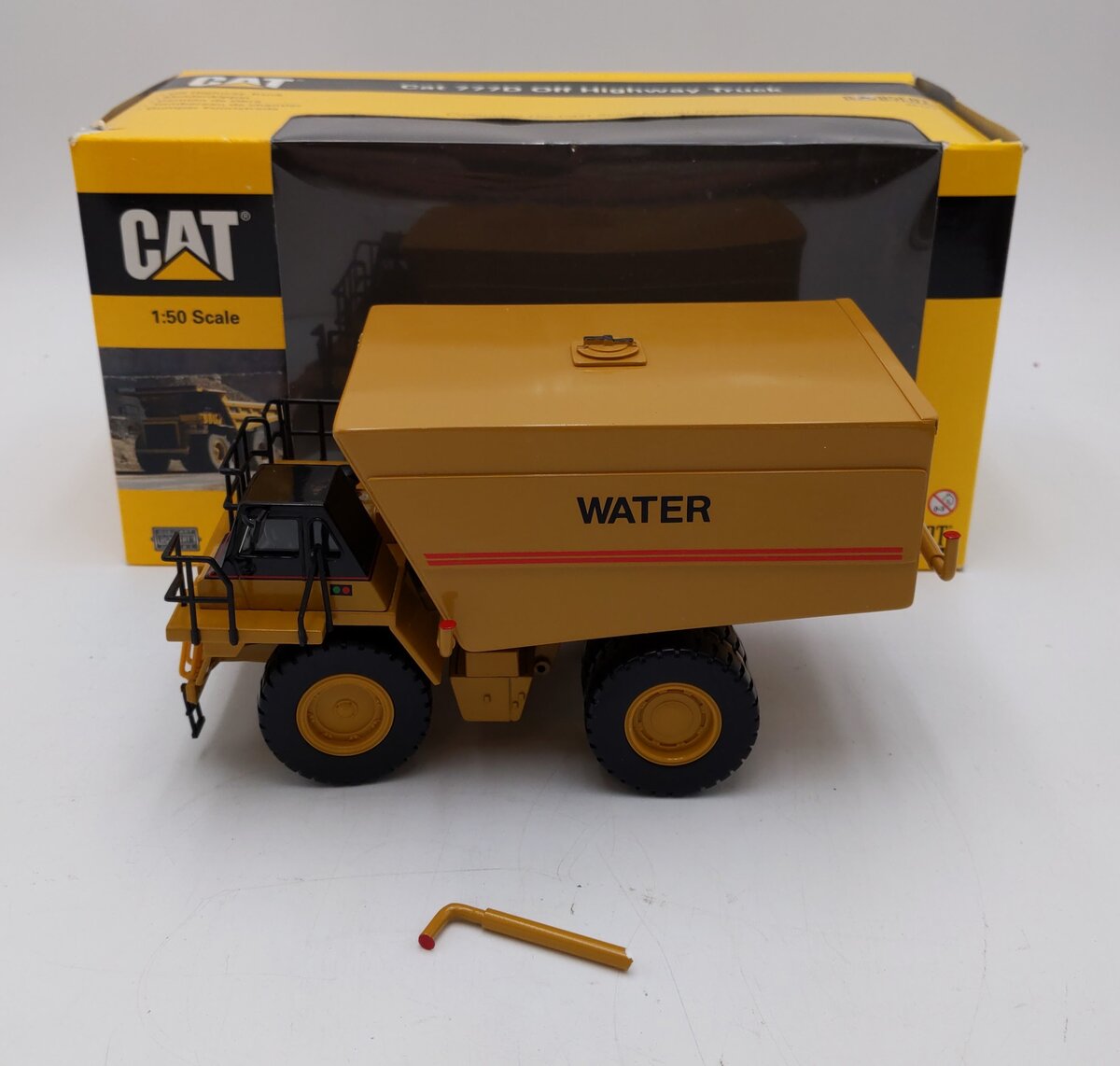 Custom Built 1:50 Scale Diecast Caterpillar CAT 777D Off Highway Water Truck VG/Box