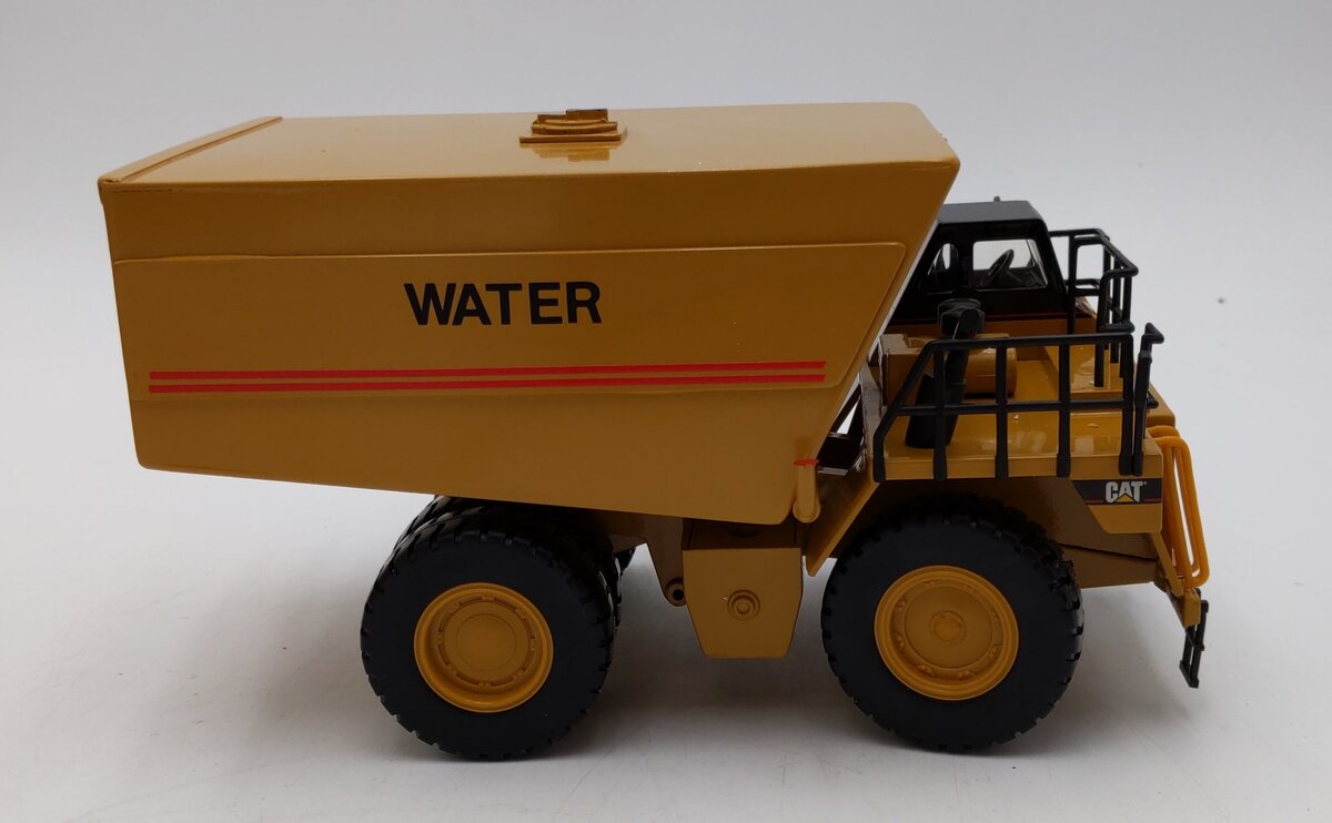 Custom Built 1:50 Scale Diecast Caterpillar CAT 777D Off Highway Water Truck VG/Box