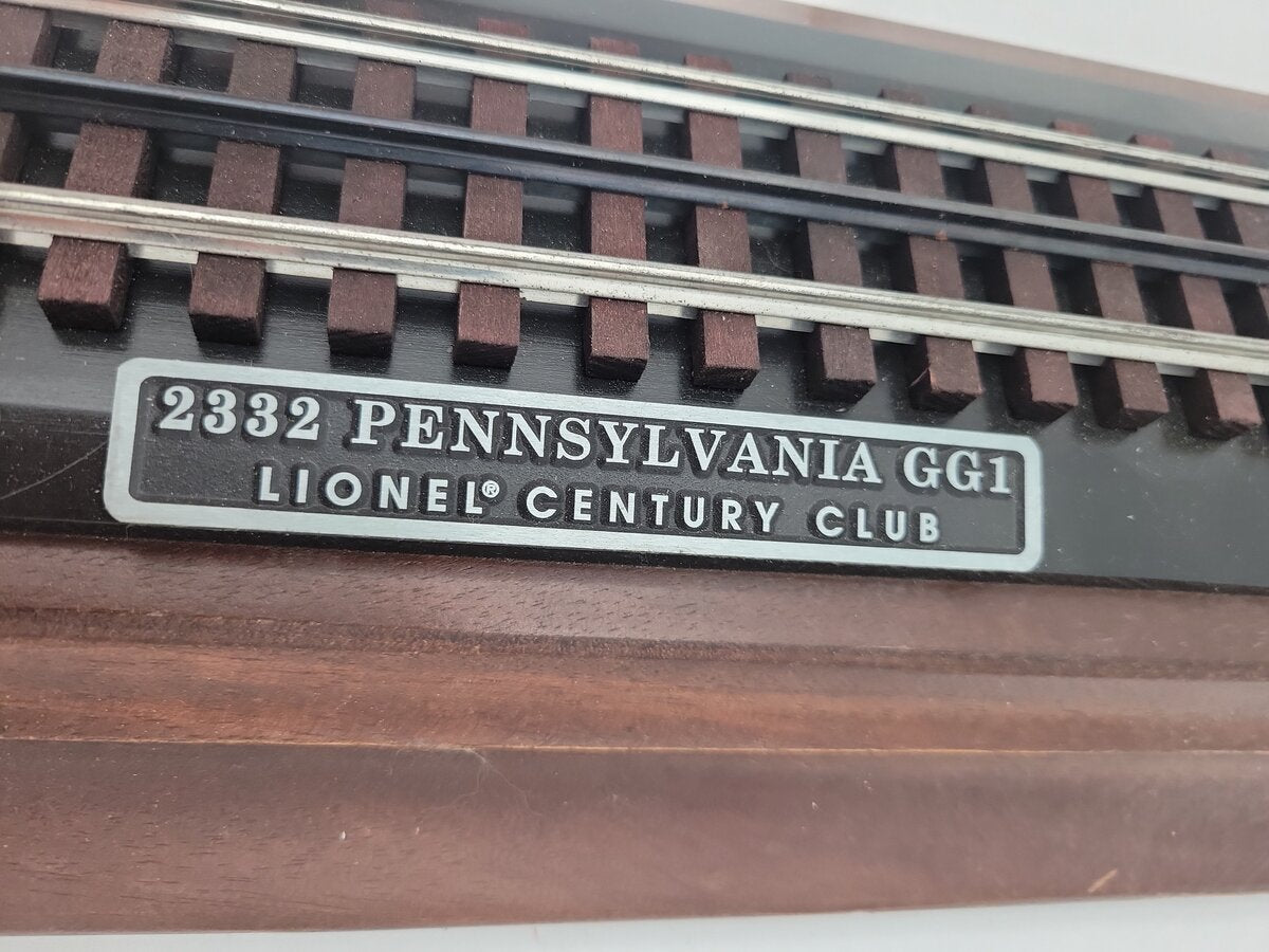 Lionel O Gauge 2332 Pennsylvania GG1 Display Case EX