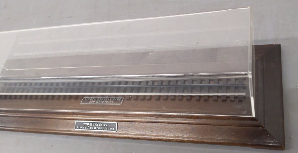 Lionel O Gauge 726 Berkshire Century Club Display Case EX
