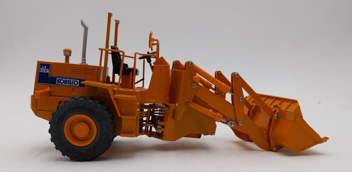 Kobelco 1:30 Scale Diecast LK 300A Wheel Loader/Box